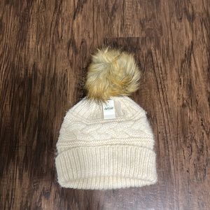 AERIE BEANIE (NEVER WORN)